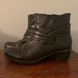 Clarks Womens Shoes Size 7.5 Medium